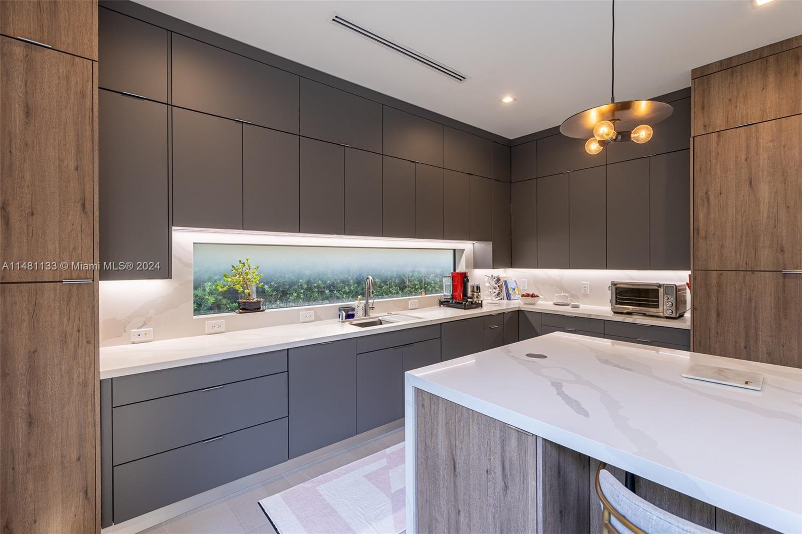 6000 79th St, South Miami, FL, 33143 United States, 5 Bedrooms Bedrooms, ,5 BathroomsBathrooms,Residential,For Sale,79th St,A11481133