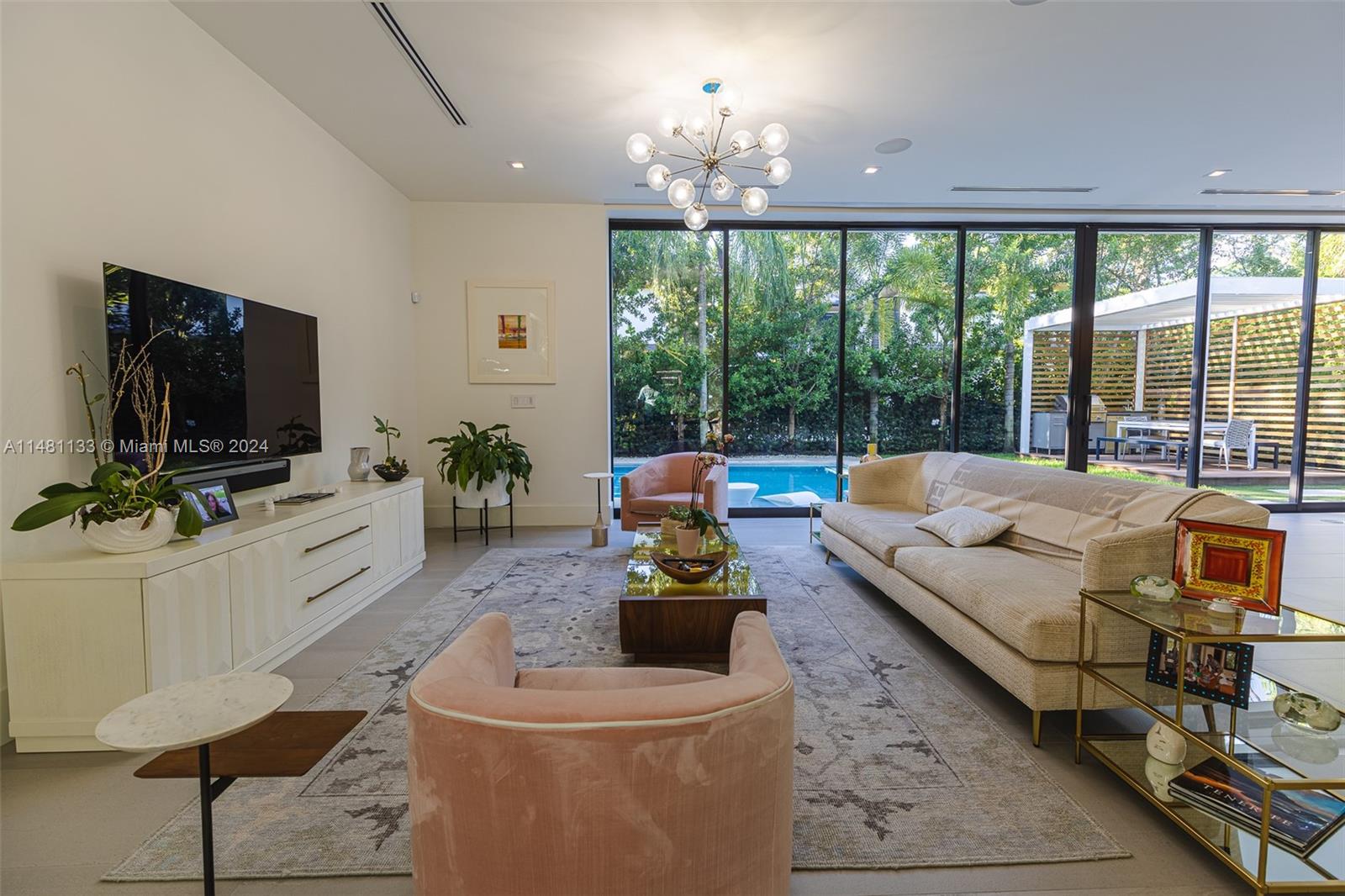 6000 79th St, South Miami, FL, 33143 United States, 5 Bedrooms Bedrooms, ,5 BathroomsBathrooms,Residential,For Sale,79th St,A11481133