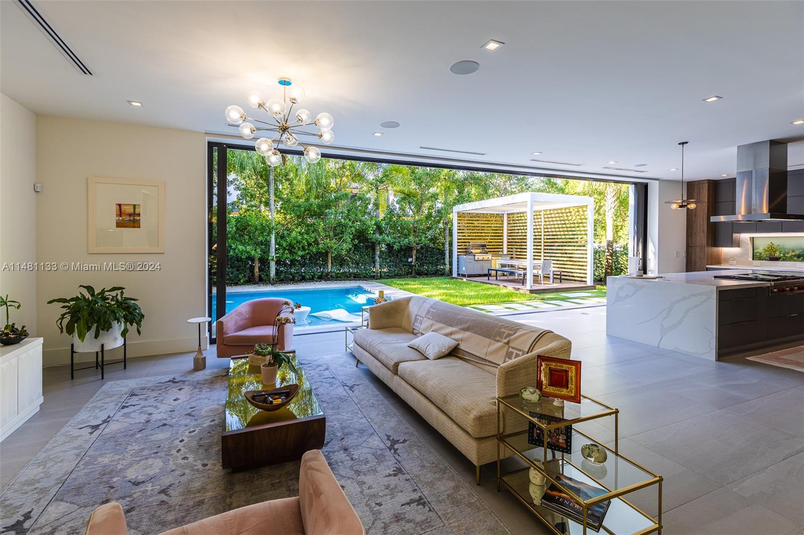 6000 79th St, South Miami, FL, 33143 United States, 5 Bedrooms Bedrooms, ,5 BathroomsBathrooms,Residential,For Sale,79th St,A11481133