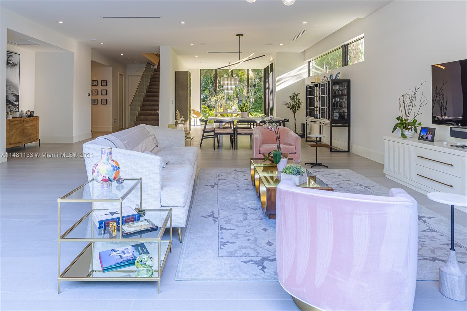 6000 79th St, South Miami, FL, 33143 United States, 5 Bedrooms Bedrooms, ,5 BathroomsBathrooms,Residential,For Sale,79th St,A11481133