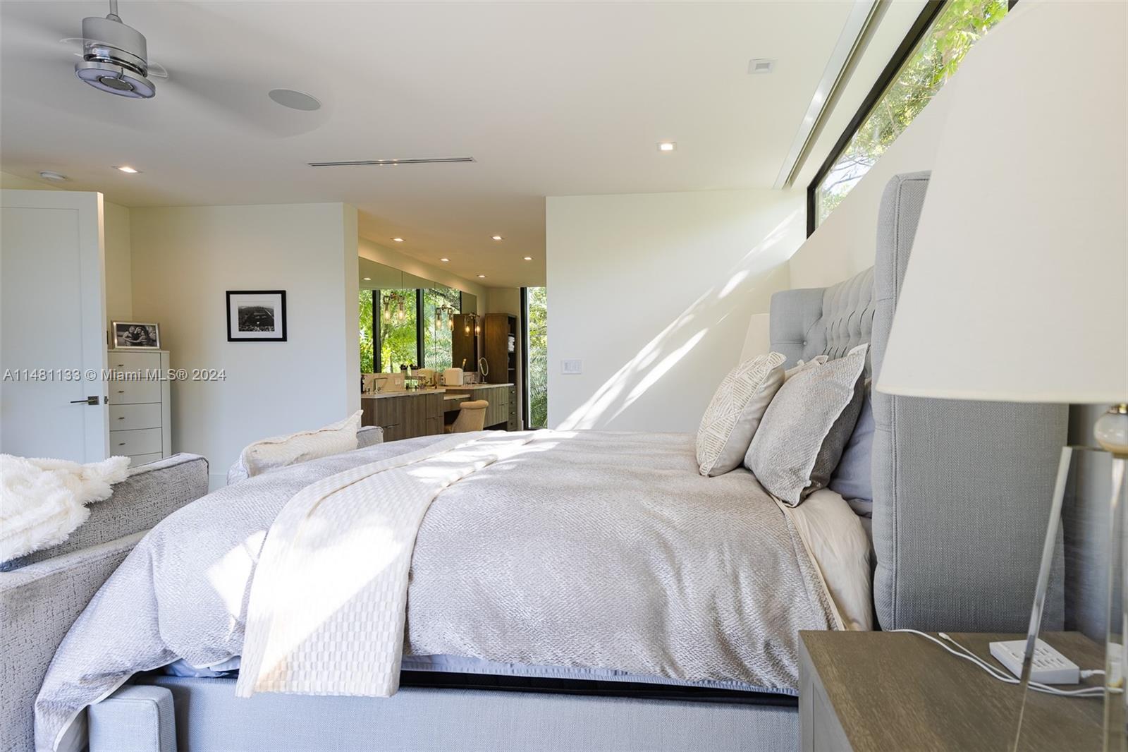 6000 79th St, South Miami, FL, 33143 United States, 5 Bedrooms Bedrooms, ,5 BathroomsBathrooms,Residential,For Sale,79th St,A11481133