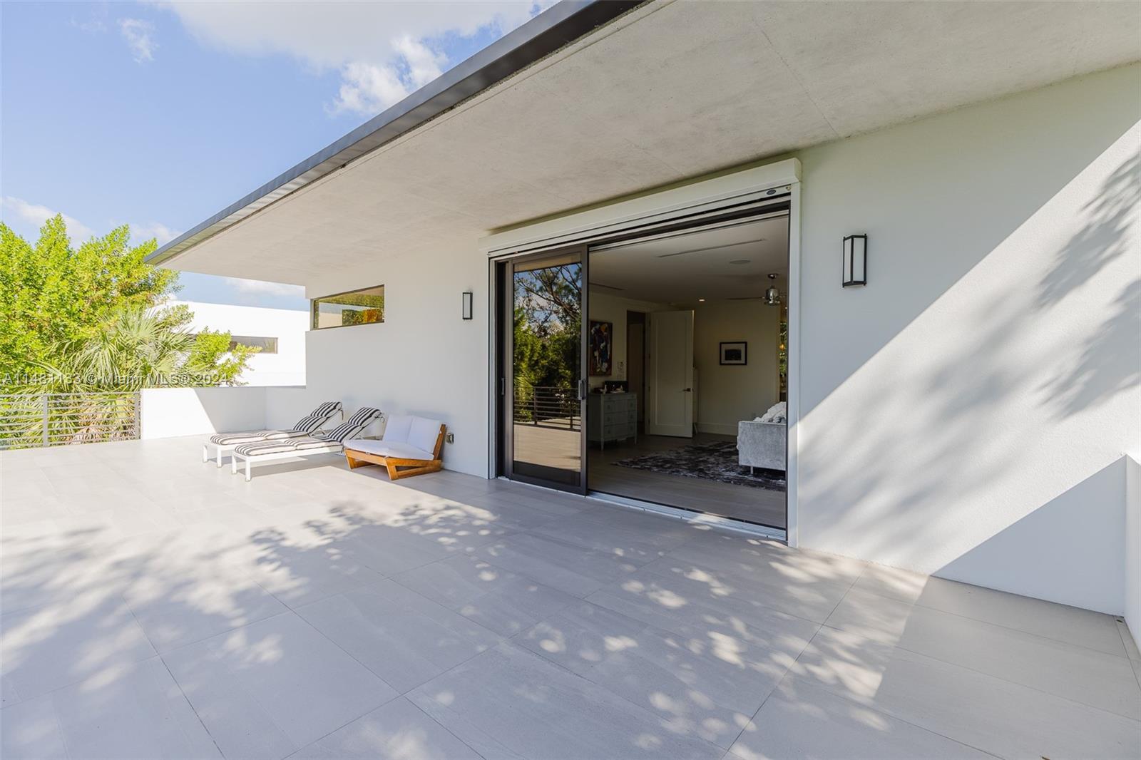 6000 79th St, South Miami, FL, 33143 United States, 5 Bedrooms Bedrooms, ,5 BathroomsBathrooms,Residential,For Sale,79th St,A11481133