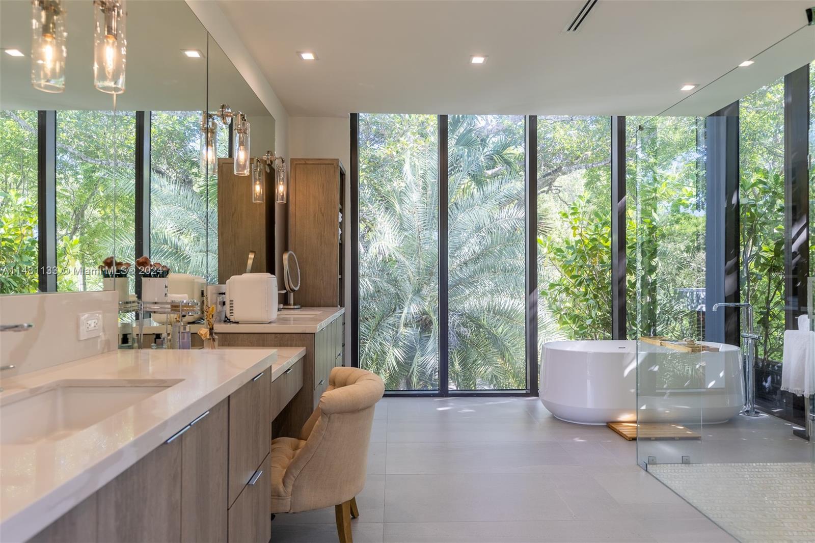 6000 79th St, South Miami, FL, 33143 United States, 5 Bedrooms Bedrooms, ,5 BathroomsBathrooms,Residential,For Sale,79th St,A11481133