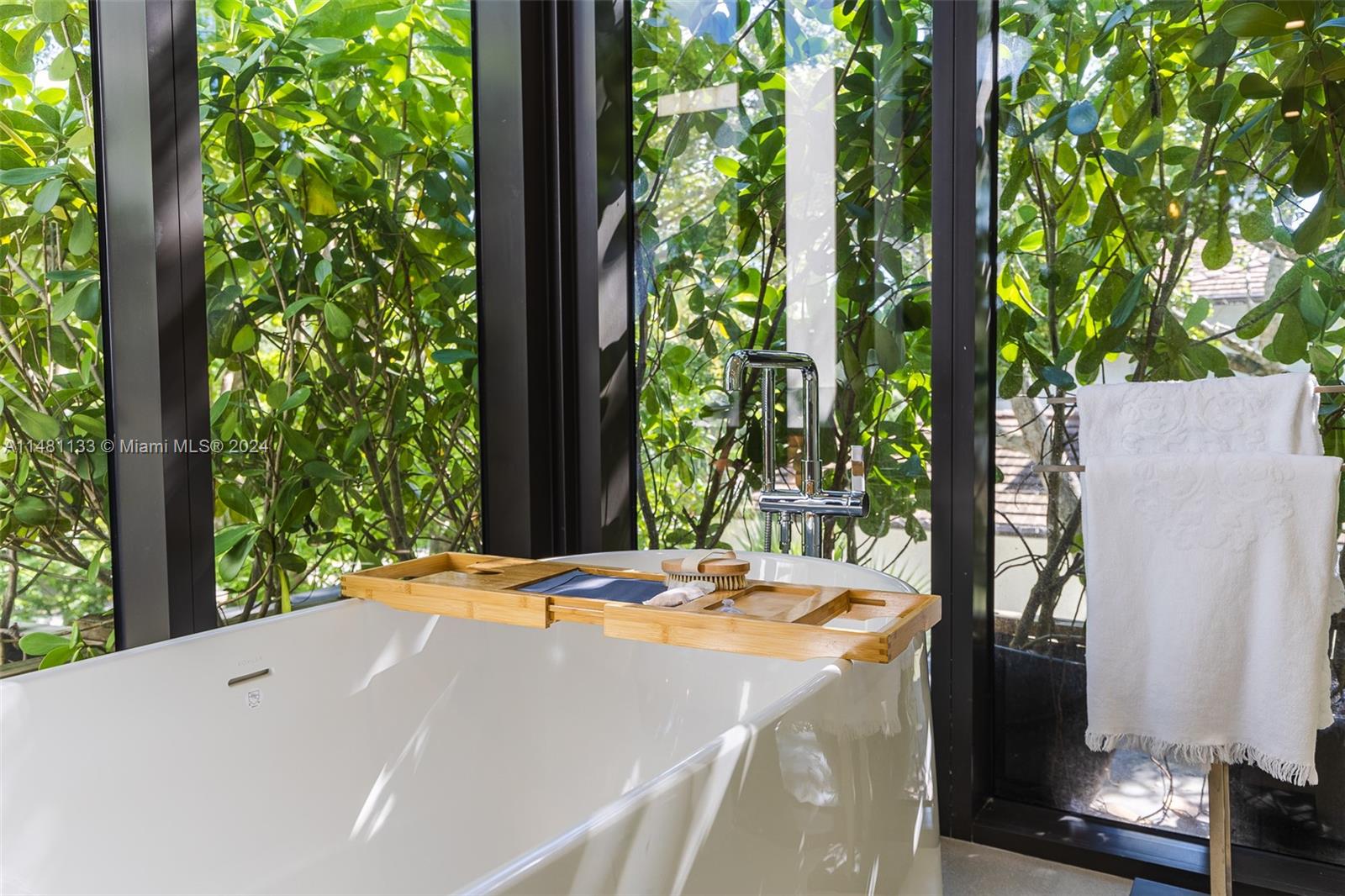 6000 79th St, South Miami, FL, 33143 United States, 5 Bedrooms Bedrooms, ,5 BathroomsBathrooms,Residential,For Sale,79th St,A11481133