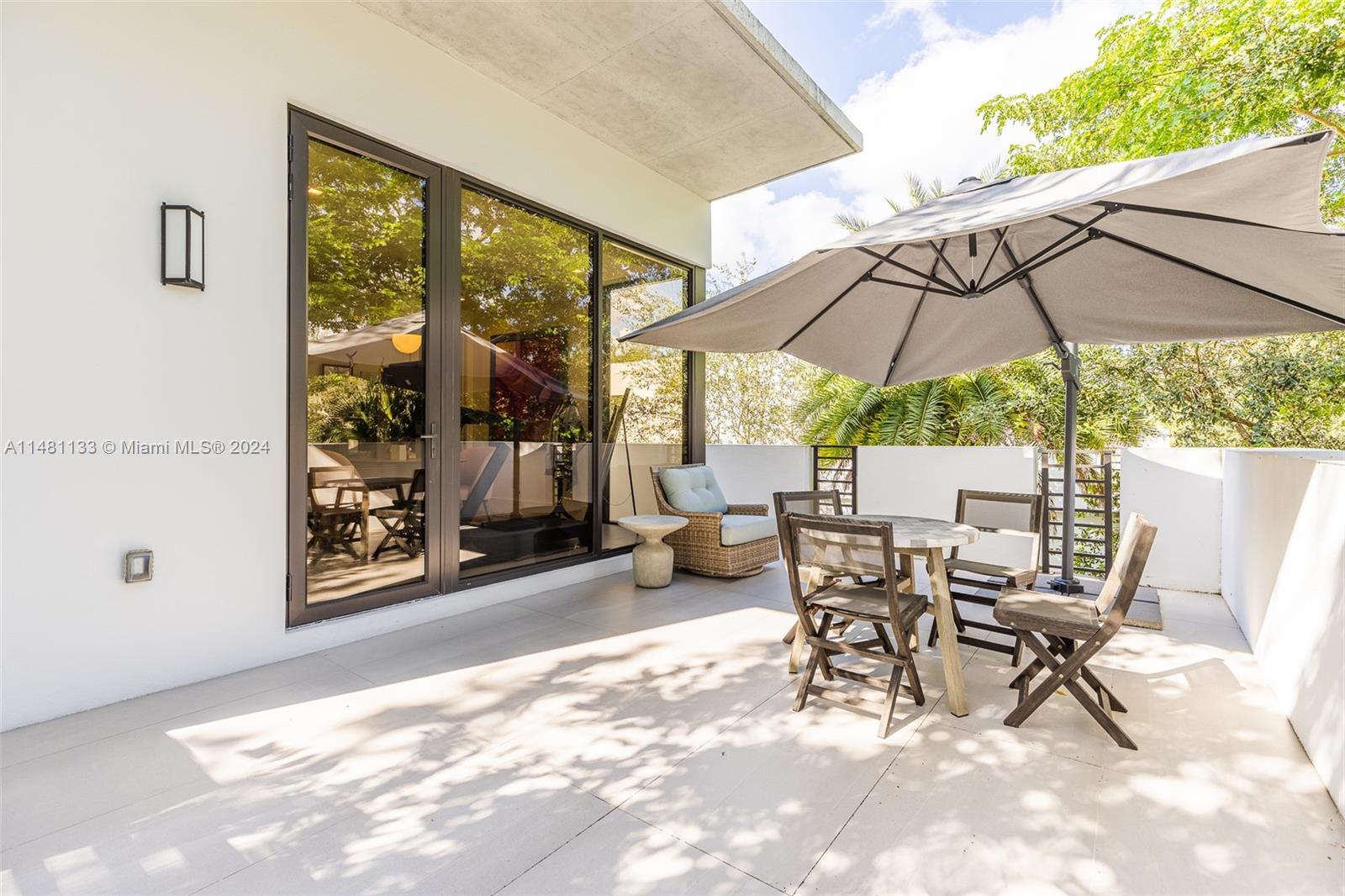 6000 79th St, South Miami, FL, 33143 United States, 5 Bedrooms Bedrooms, ,5 BathroomsBathrooms,Residential,For Sale,79th St,A11481133