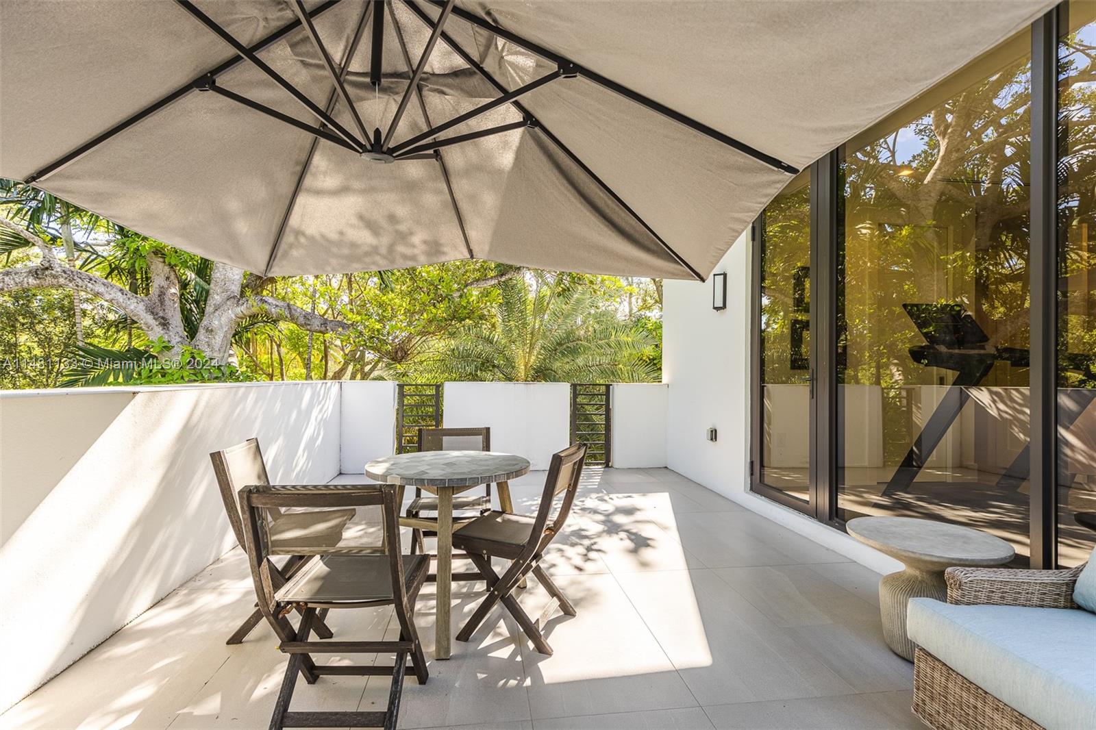 6000 79th St, South Miami, FL, 33143 United States, 5 Bedrooms Bedrooms, ,5 BathroomsBathrooms,Residential,For Sale,79th St,A11481133