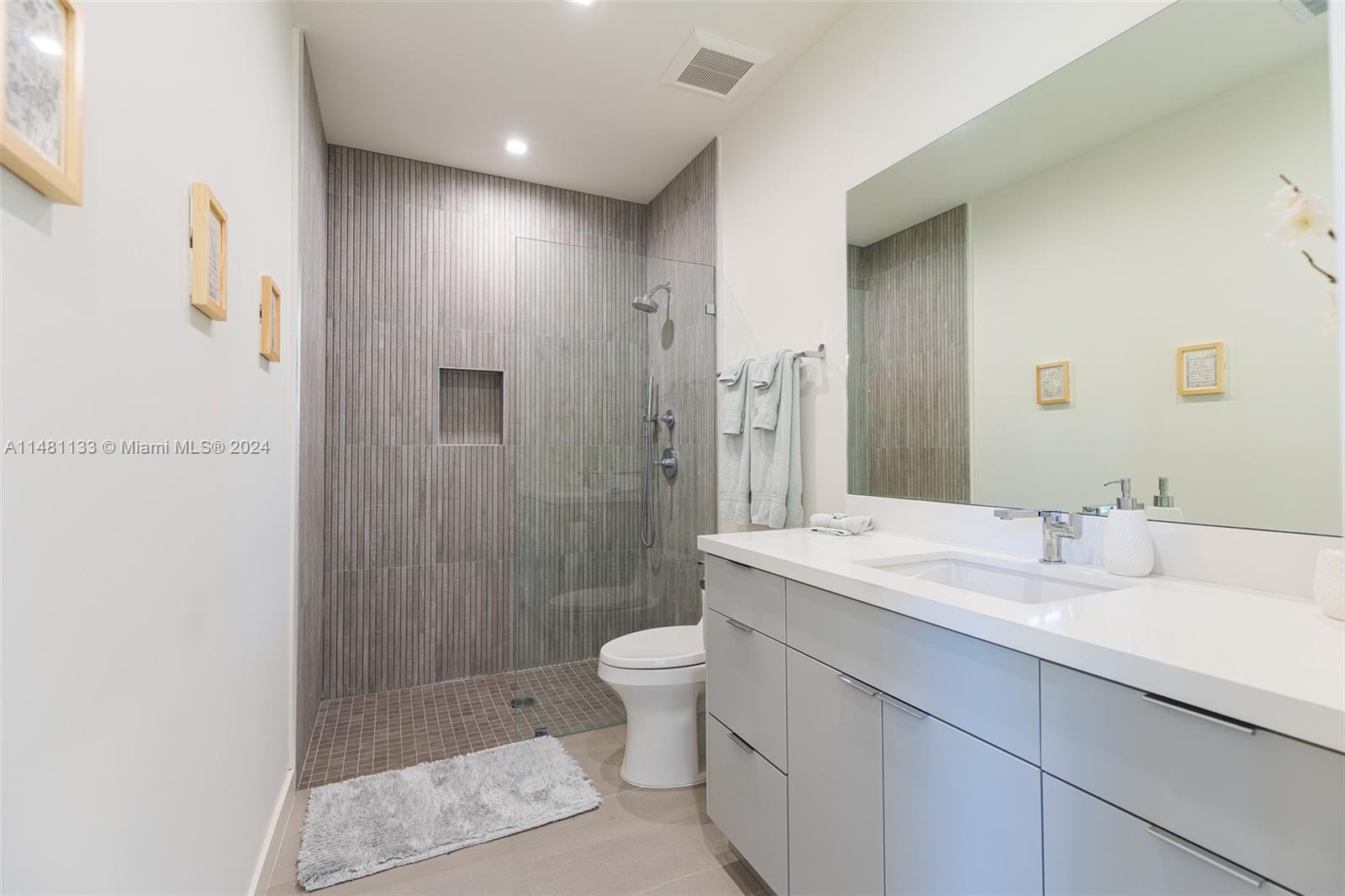 6000 79th St, South Miami, FL, 33143 United States, 5 Bedrooms Bedrooms, ,5 BathroomsBathrooms,Residential,For Sale,79th St,A11481133