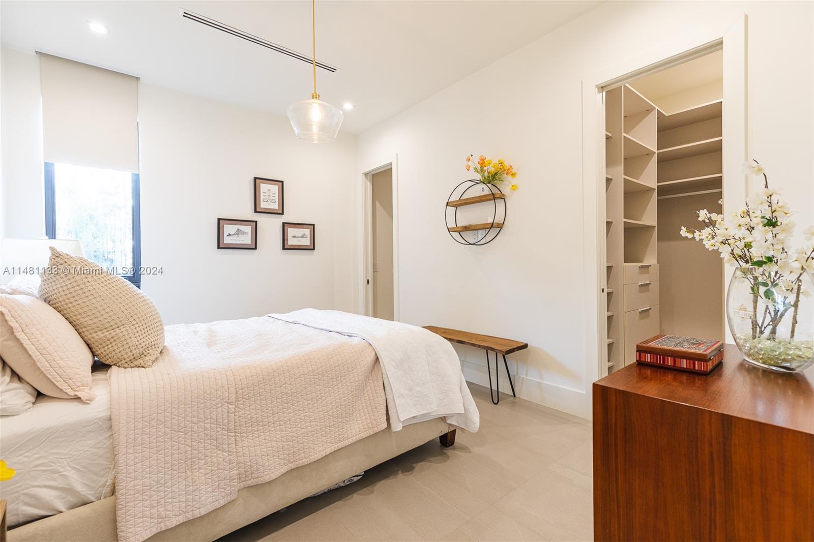 6000 79th St, South Miami, FL, 33143 United States, 5 Bedrooms Bedrooms, ,5 BathroomsBathrooms,Residential,For Sale,79th St,A11481133