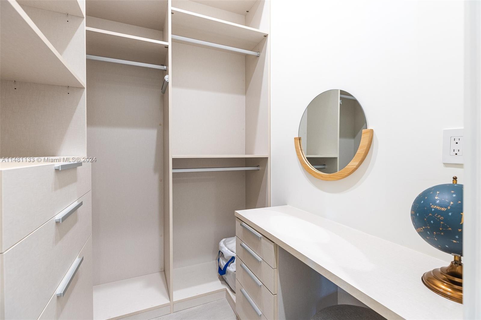 6000 79th St, South Miami, FL, 33143 United States, 5 Bedrooms Bedrooms, ,5 BathroomsBathrooms,Residential,For Sale,79th St,A11481133