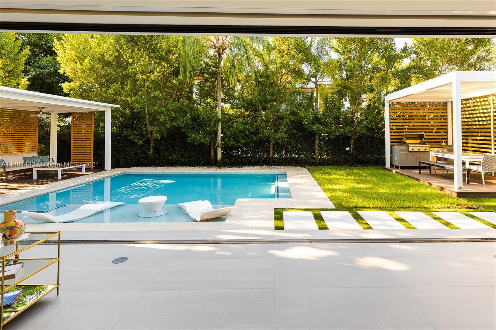 6000 79th St, South Miami, FL, 33143 United States, 5 Bedrooms Bedrooms, ,5 BathroomsBathrooms,Residential,For Sale,79th St,A11481133