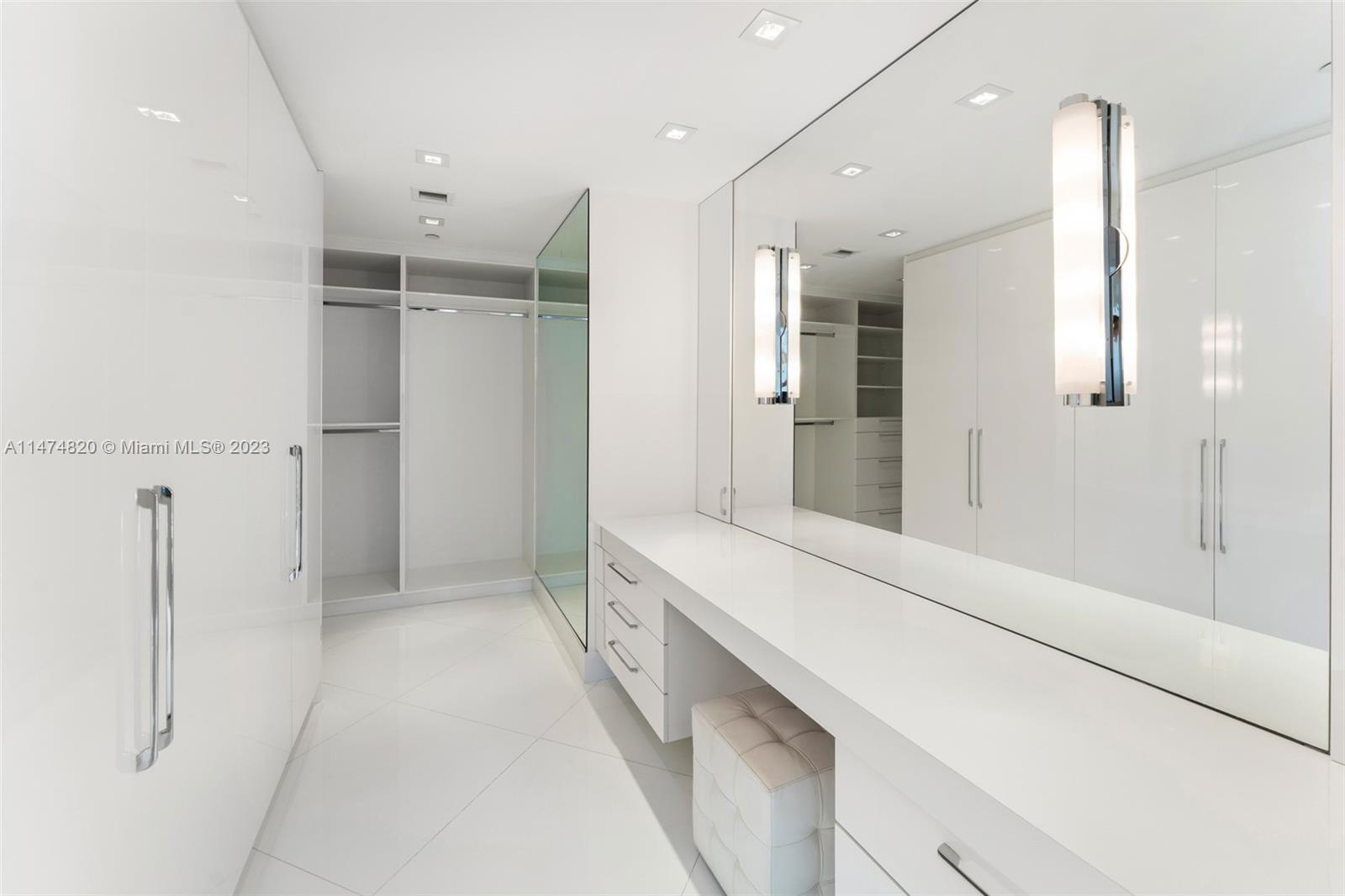 Walk-in Closet - Primary Suite 
Second Level