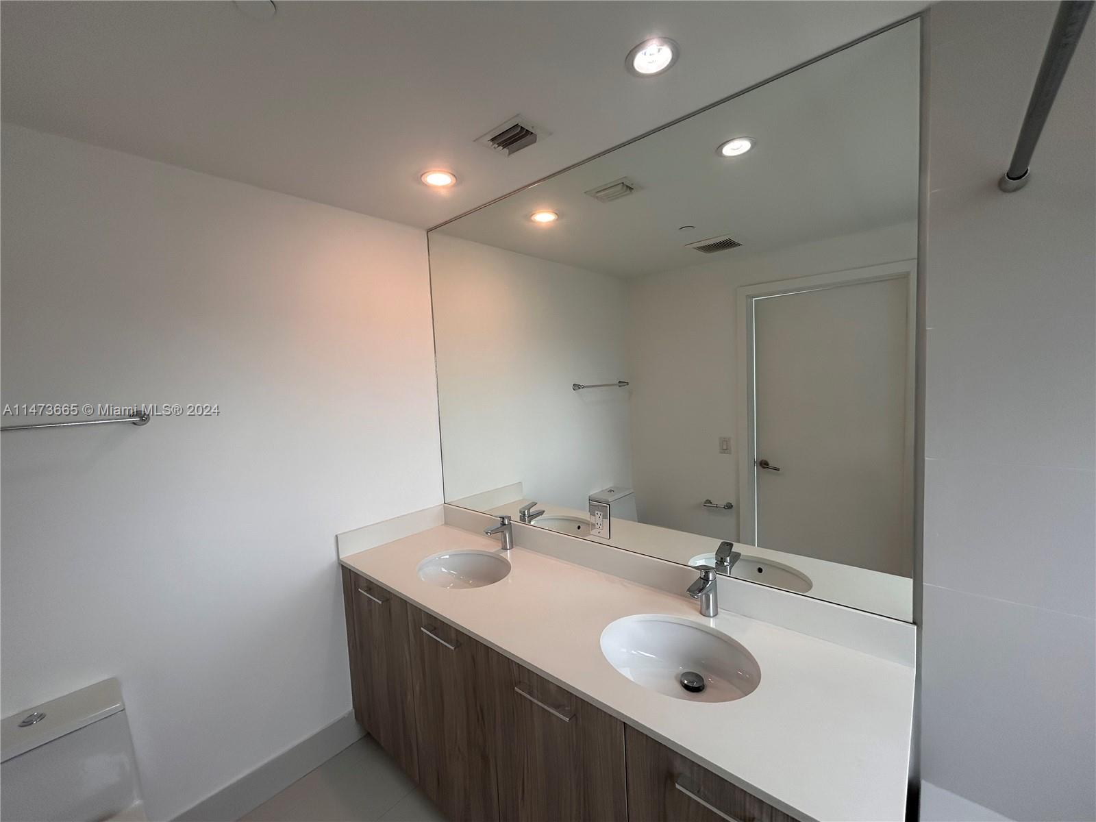 501 NE 31st St 2909, Miami, Florida 33137, 2 Bedrooms Bedrooms, ,2 BathroomsBathrooms,Residential,For Sale,501 NE 31st St 2909,A11473665