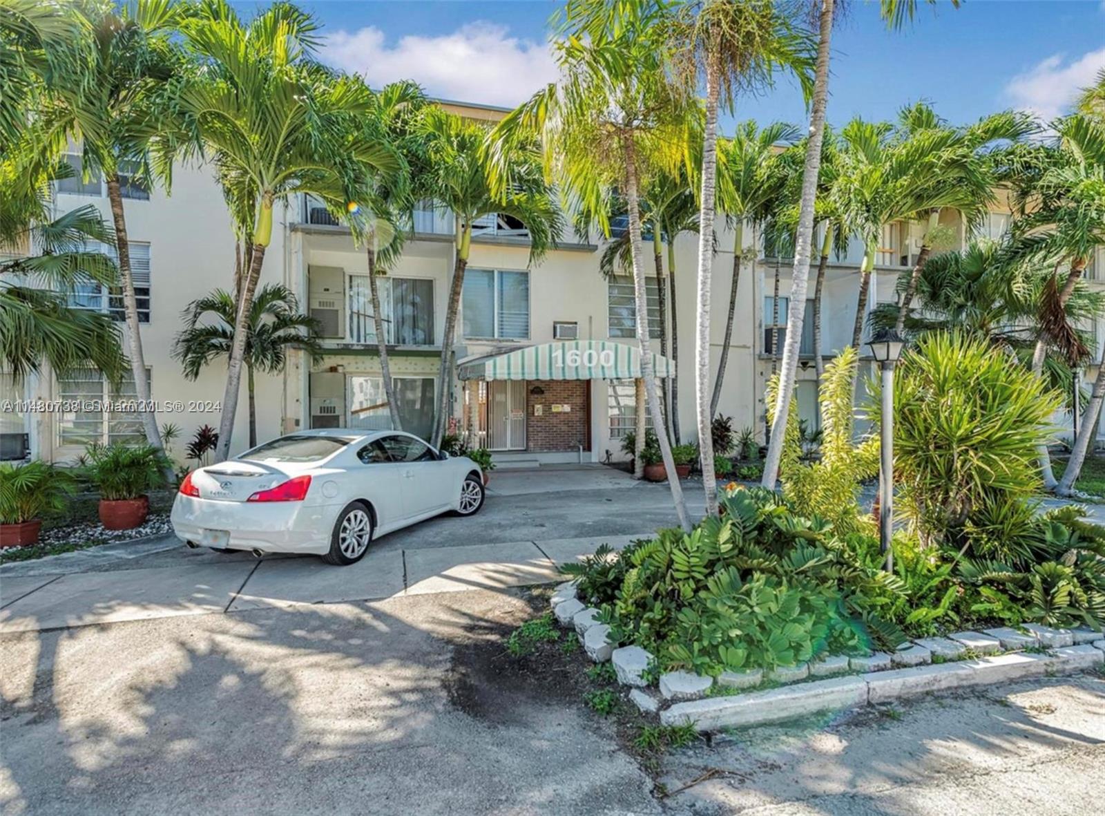 1600 NE 114th St 208, Miami, Florida 33181, 1 Bedroom Bedrooms, ,1 BathroomBathrooms,Residential,For Sale,1600 NE 114th St 208,A11480738