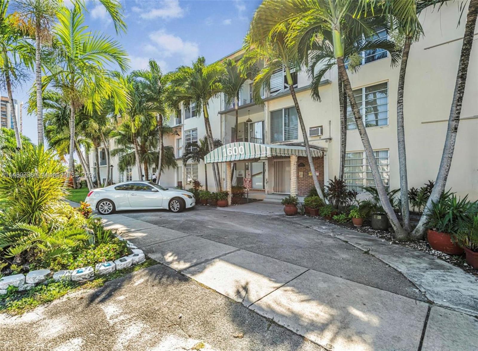 1600 NE 114th St 208, Miami, Florida 33181, 1 Bedroom Bedrooms, ,1 BathroomBathrooms,Residential,For Sale,1600 NE 114th St 208,A11480738