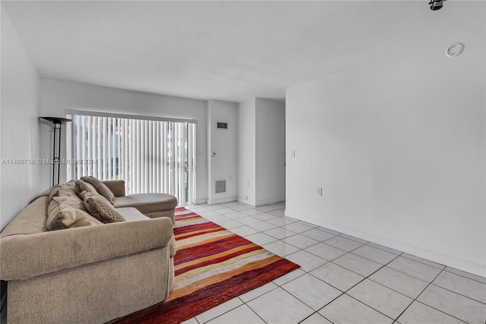 1600 NE 114th St 208, Miami, Florida 33181, 1 Bedroom Bedrooms, ,1 BathroomBathrooms,Residential,For Sale,1600 NE 114th St 208,A11480738