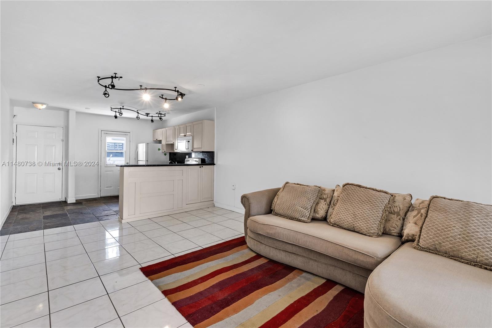 1600 NE 114th St 208, Miami, Florida 33181, 1 Bedroom Bedrooms, ,1 BathroomBathrooms,Residential,For Sale,1600 NE 114th St 208,A11480738