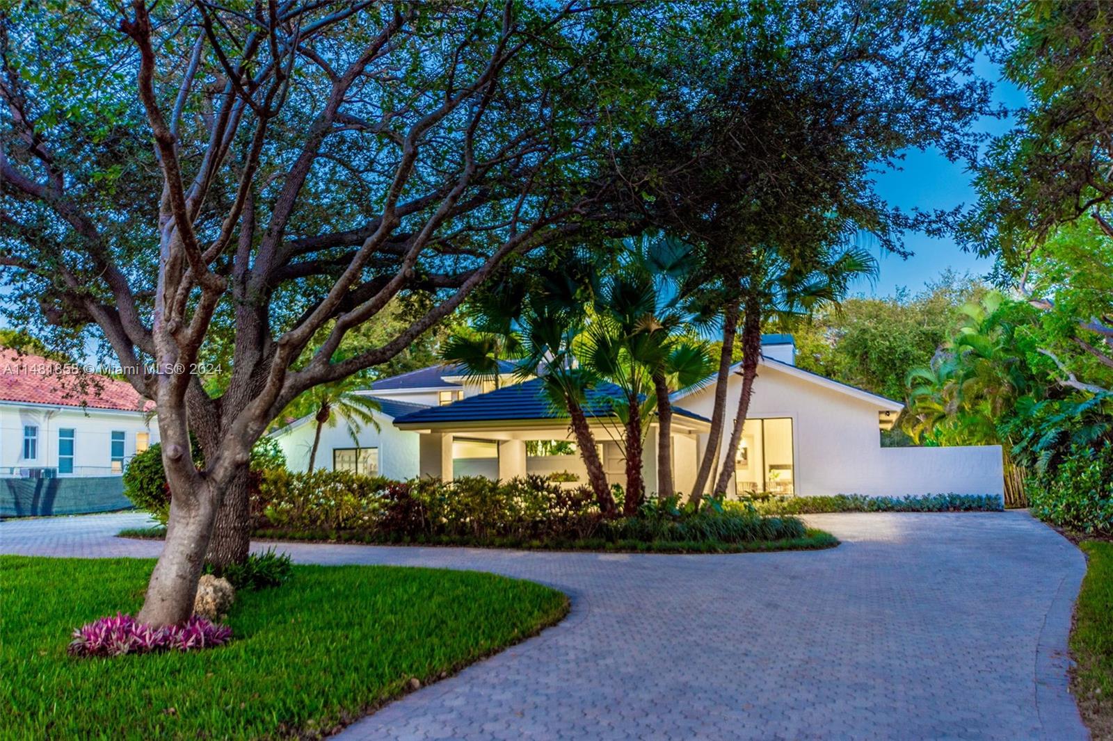 7611 83rd Ct, Miami, FL, 33143 United States, 5 Bedrooms Bedrooms, ,5 BathroomsBathrooms,Residential,For Sale,83rd Ct,A11481858