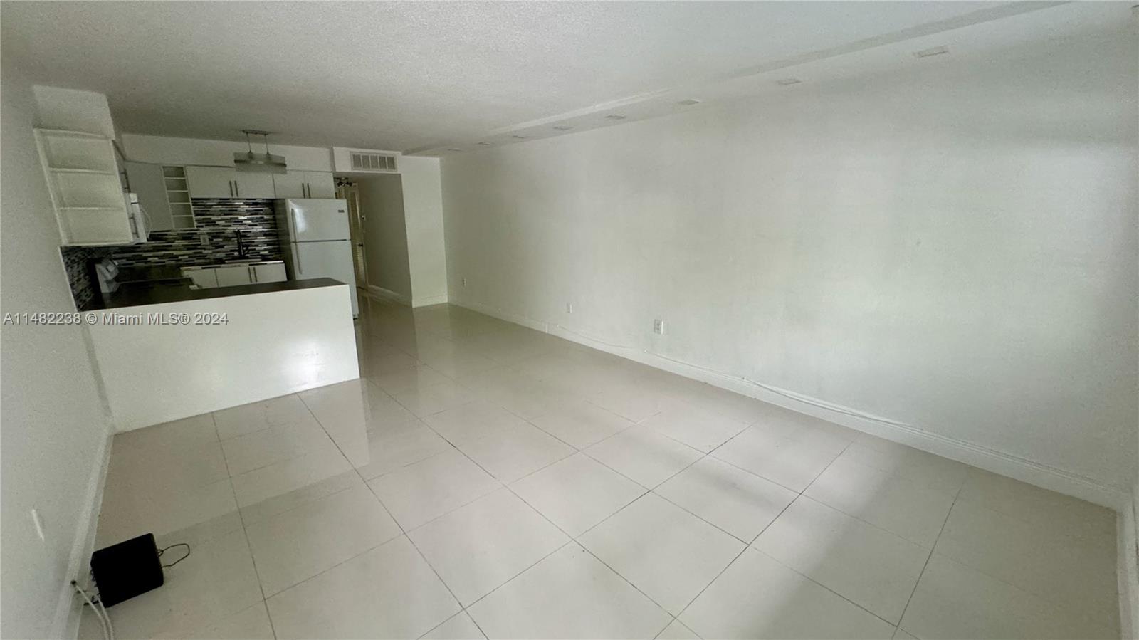 1120 102nd St 7, Bay Harbor Islands, Florida 33154, 1 Bedroom Bedrooms, ,1 BathroomBathrooms,Residentiallease,For Rent,1120 102nd St 7,A11482238