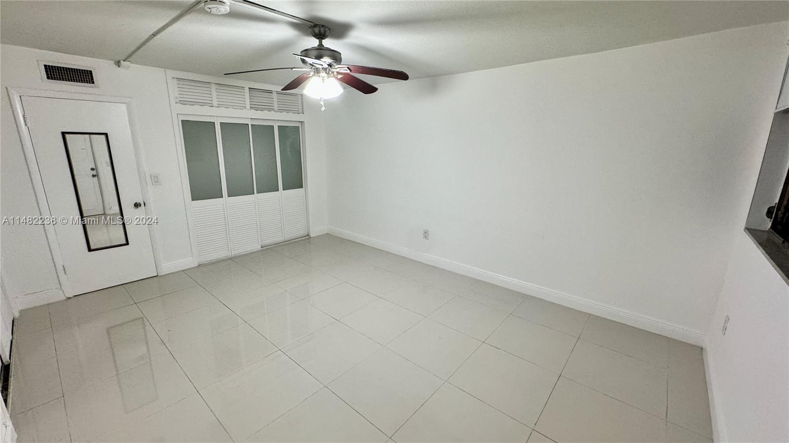 1120 102nd St 7, Bay Harbor Islands, Florida 33154, 1 Bedroom Bedrooms, ,1 BathroomBathrooms,Residentiallease,For Rent,1120 102nd St 7,A11482238