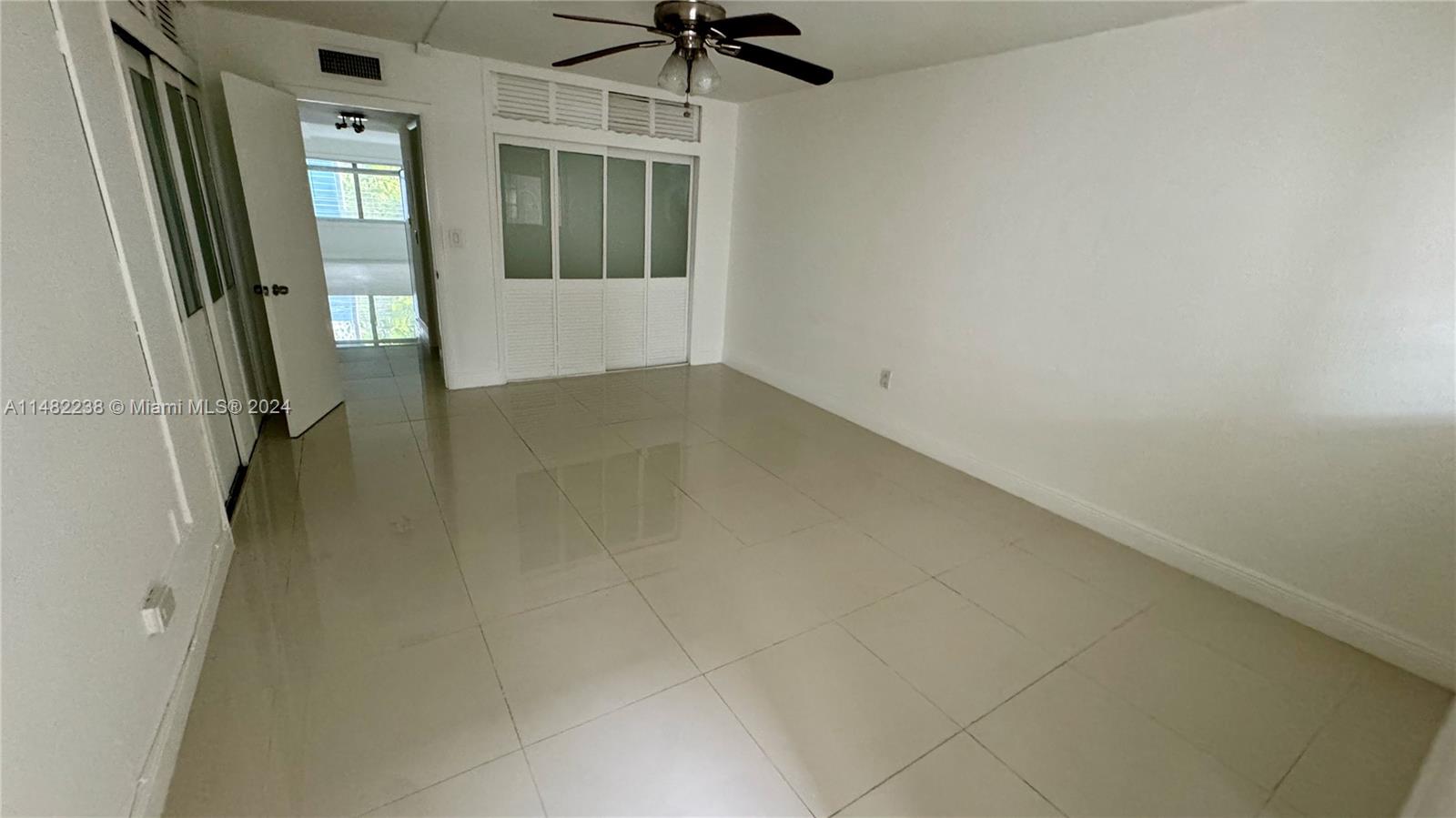 1120 102nd St 7, Bay Harbor Islands, Florida 33154, 1 Bedroom Bedrooms, ,1 BathroomBathrooms,Residentiallease,For Rent,1120 102nd St 7,A11482238