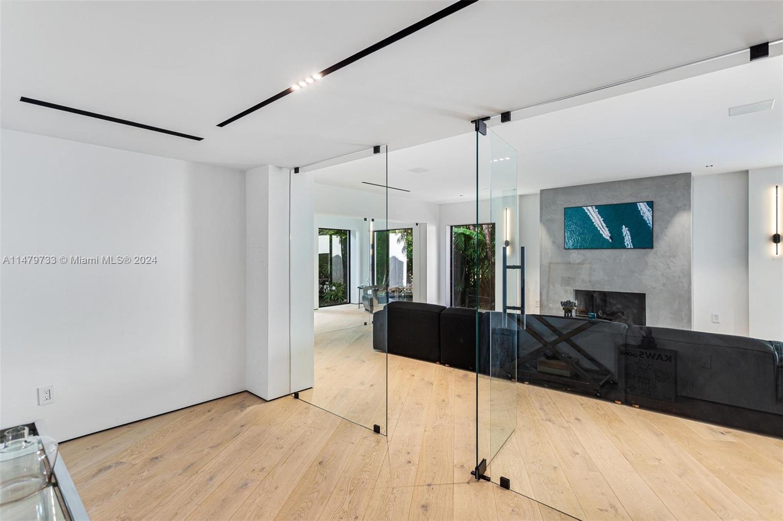 w/ whisperkool refrigeration system