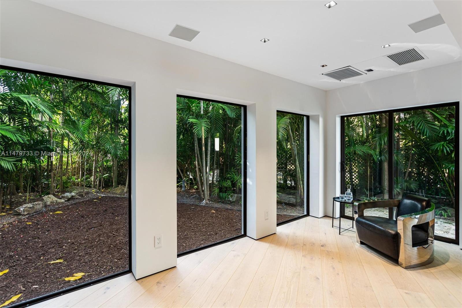 6812 San Vicente St, Coral Gables, Florida 33146, 5 Bedrooms Bedrooms, ,4 BathroomsBathrooms,Residential,For Sale,6812 San Vicente St,A11479733