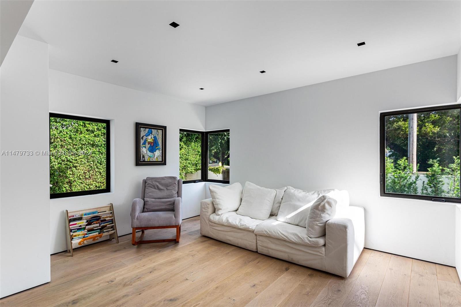 6812 San Vicente St, Coral Gables, Florida 33146, 5 Bedrooms Bedrooms, ,4 BathroomsBathrooms,Residential,For Sale,6812 San Vicente St,A11479733