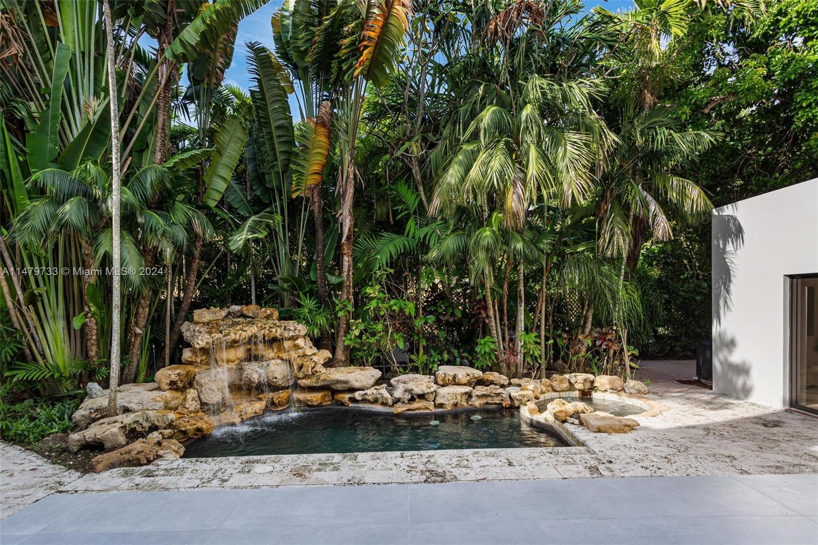 6812 San Vicente St, Coral Gables, FL, 33146 United States, 5 Bedrooms Bedrooms, ,4 BathroomsBathrooms,Residential,For Sale,San Vicente St,A11479733