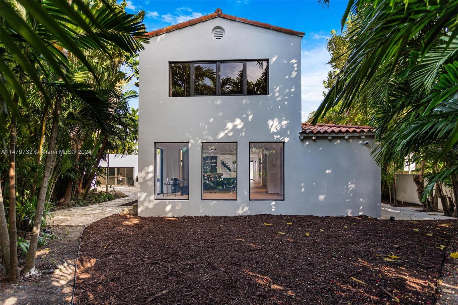 6812 San Vicente St, Coral Gables, Florida 33146, 5 Bedrooms Bedrooms, ,4 BathroomsBathrooms,Residential,For Sale,6812 San Vicente St,A11479733