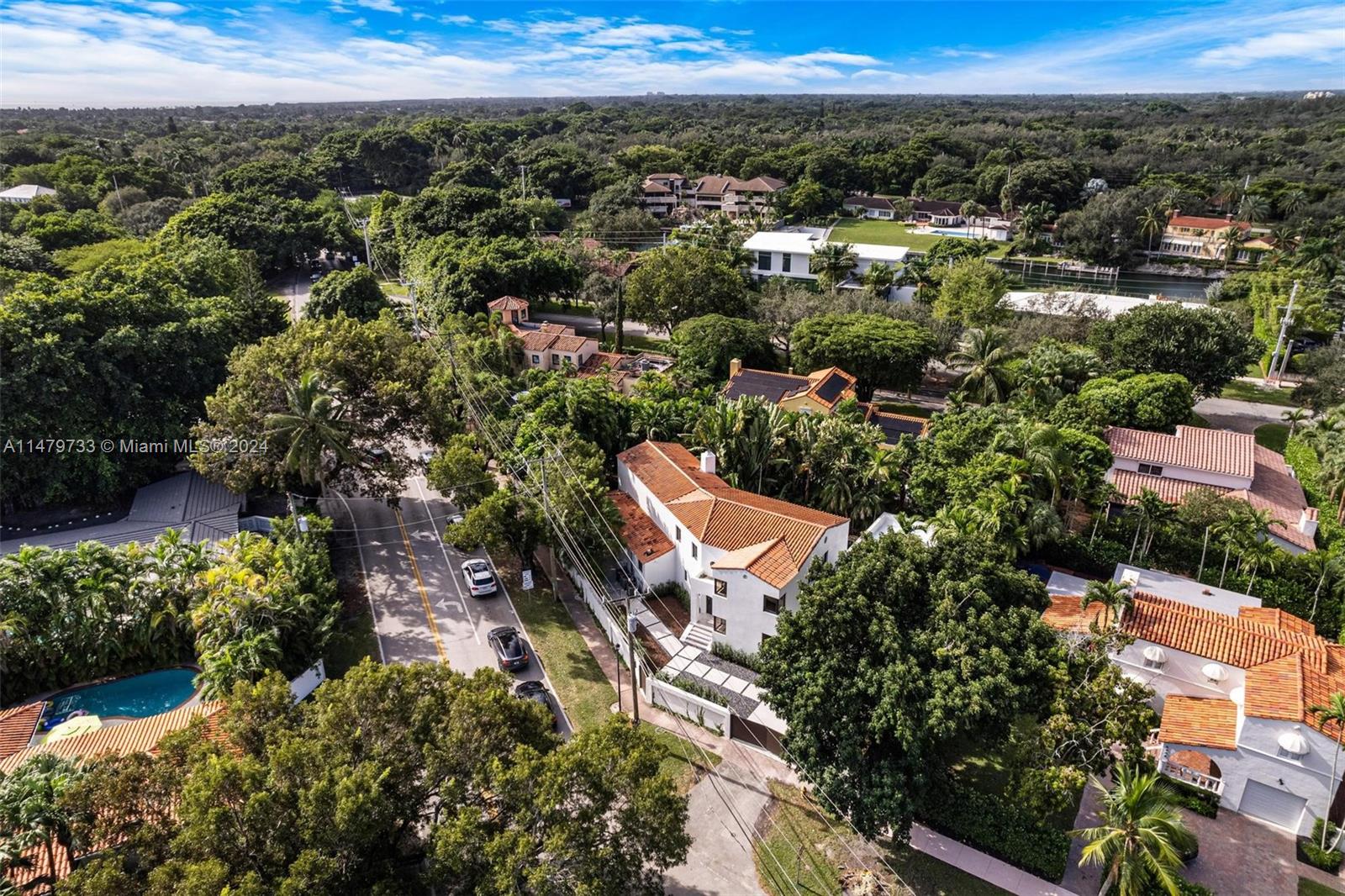 6812 San Vicente St, Coral Gables, Florida 33146, 5 Bedrooms Bedrooms, ,4 BathroomsBathrooms,Residential,For Sale,6812 San Vicente St,A11479733