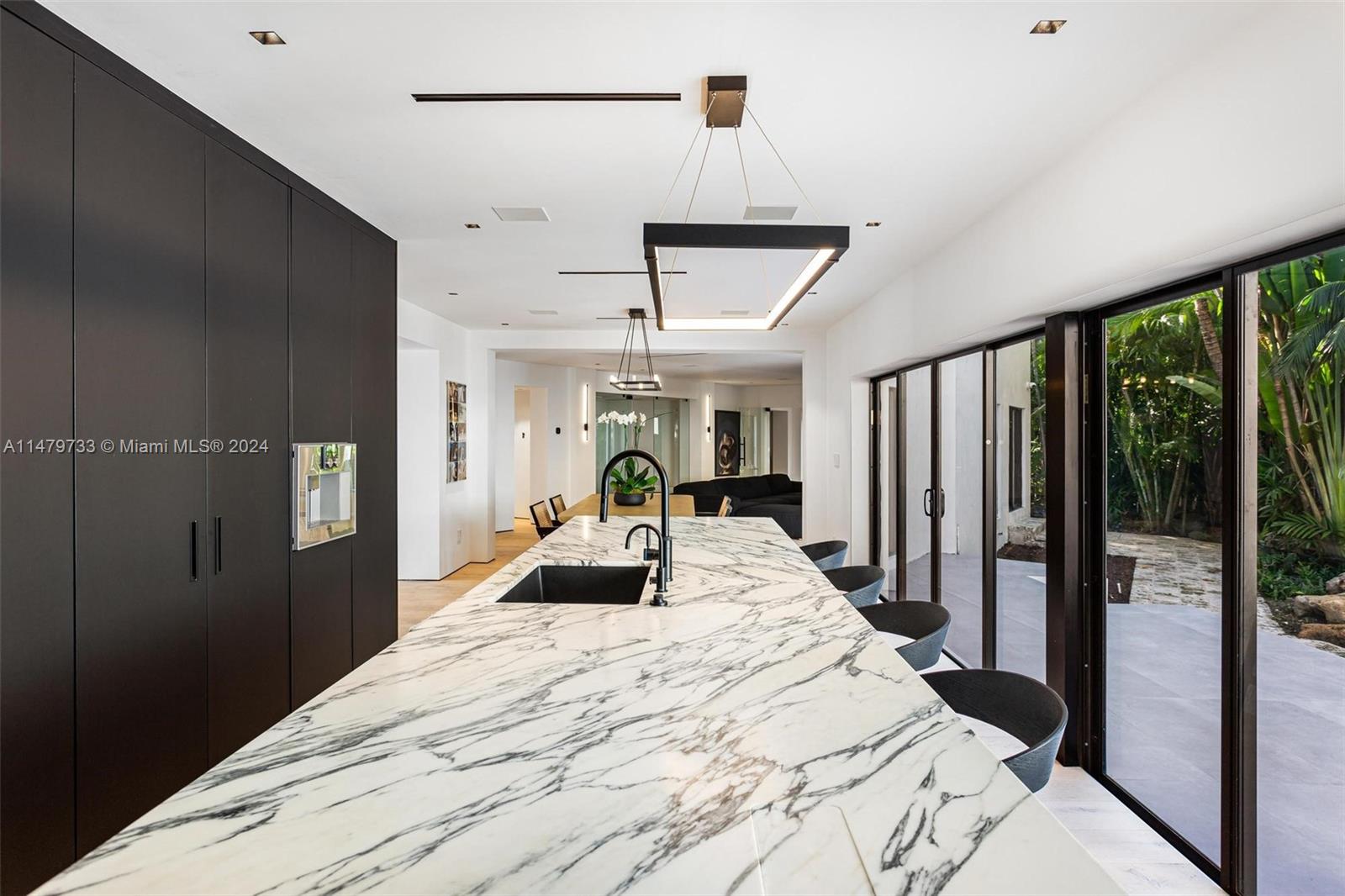 6812 San Vicente St, Coral Gables, FL, 33146 United States, 5 Bedrooms Bedrooms, ,4 BathroomsBathrooms,Residential,For Sale,San Vicente St,A11479733