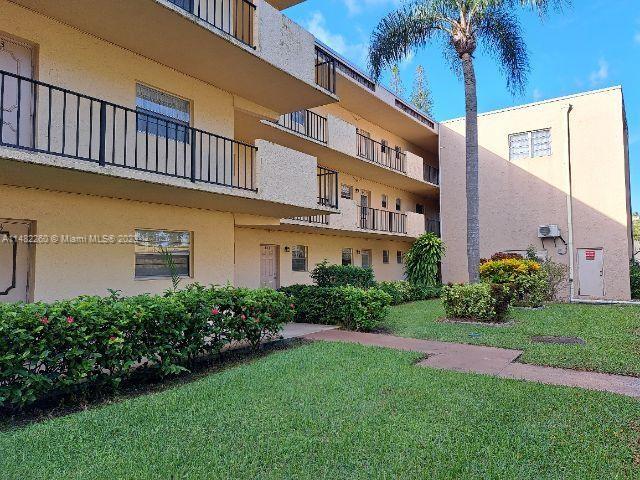 100  Ashbury Rd #104 For Sale A11482260, FL