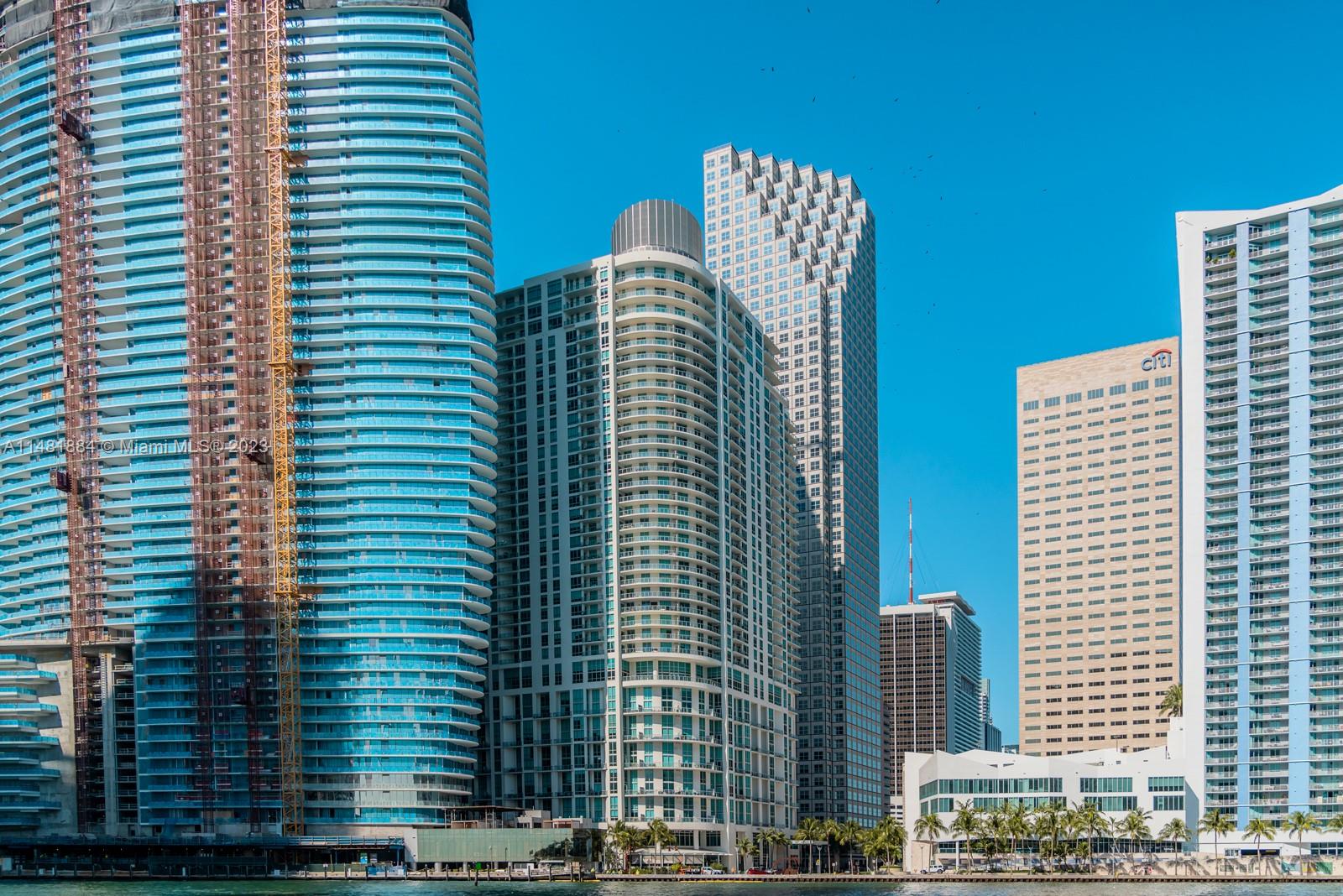 Downtown Miami Met 1