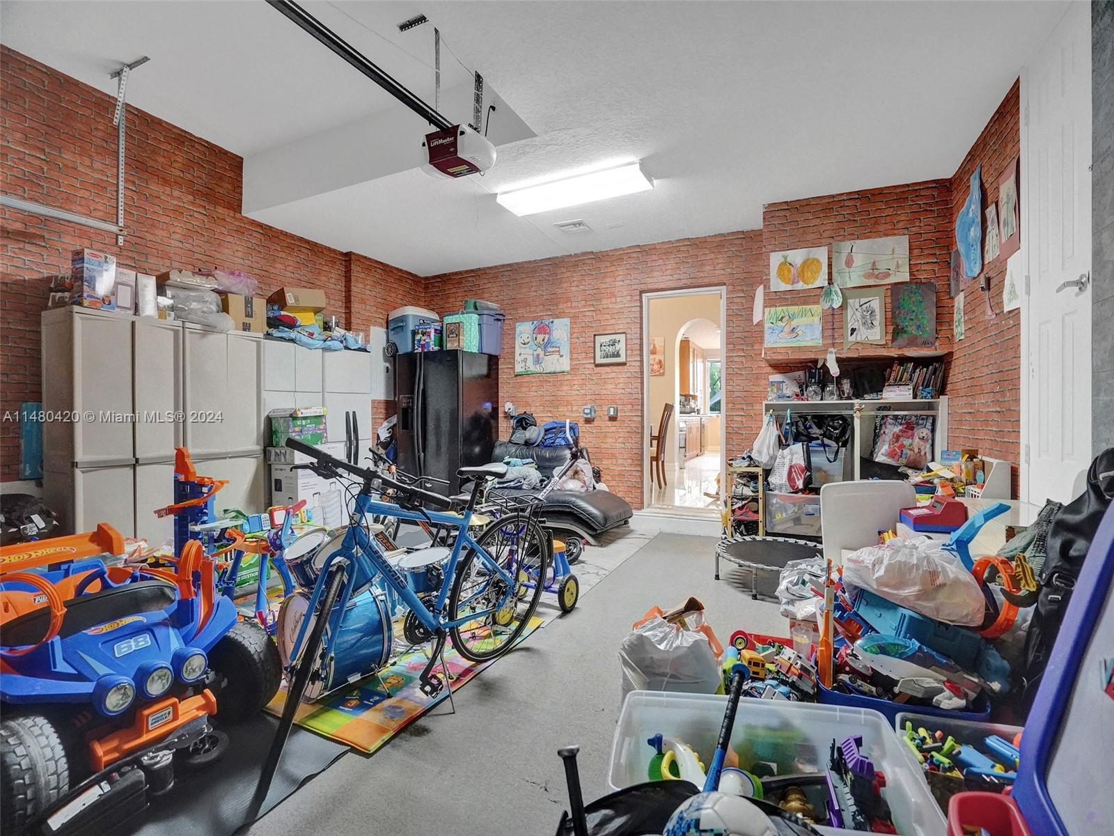 Garage