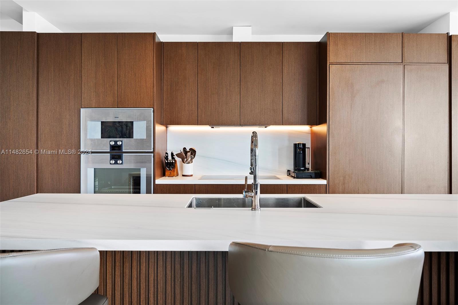 5775 Collins Ave, Miami Beach, FL, 33140 United States, 4 Bedrooms Bedrooms, ,5 BathroomsBathrooms,Residential,For Sale,Collins Ave,A11482654