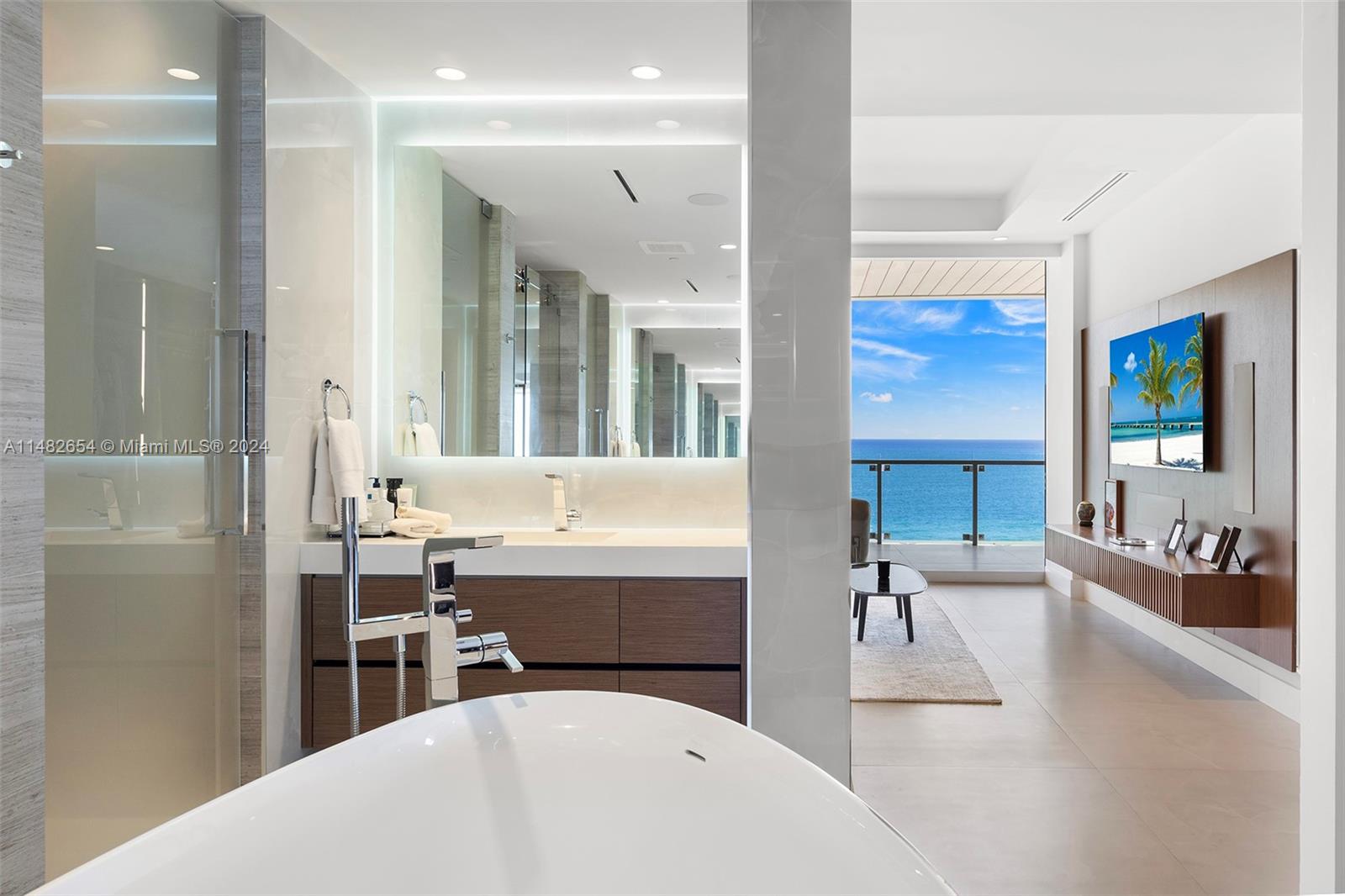 5775 Collins Ave, Miami Beach, FL, 33140 United States, 4 Bedrooms Bedrooms, ,5 BathroomsBathrooms,Residential,For Sale,Collins Ave,A11482654