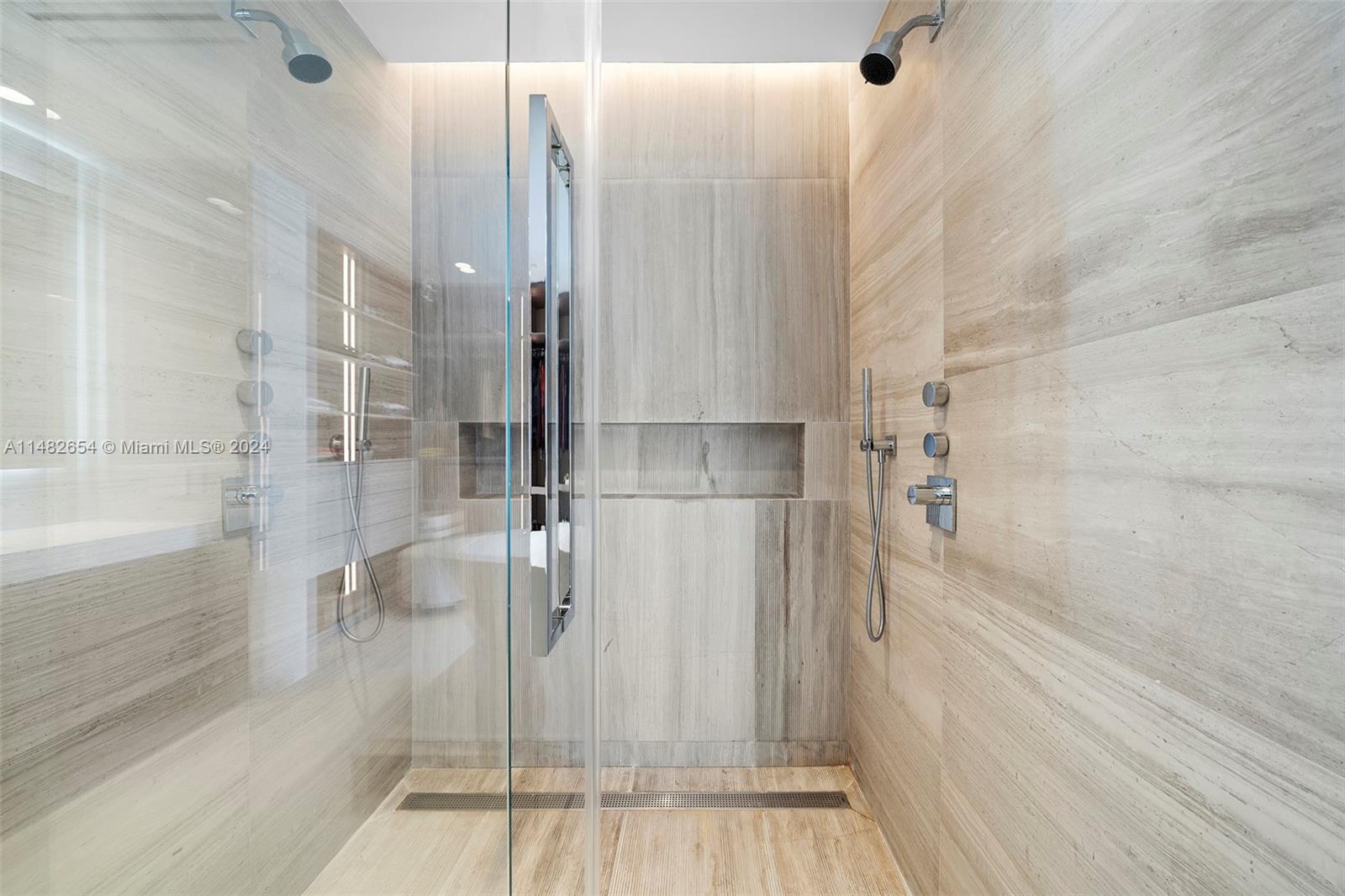 5775 Collins Ave, Miami Beach, FL, 33140 United States, 4 Bedrooms Bedrooms, ,5 BathroomsBathrooms,Residential,For Sale,Collins Ave,A11482654