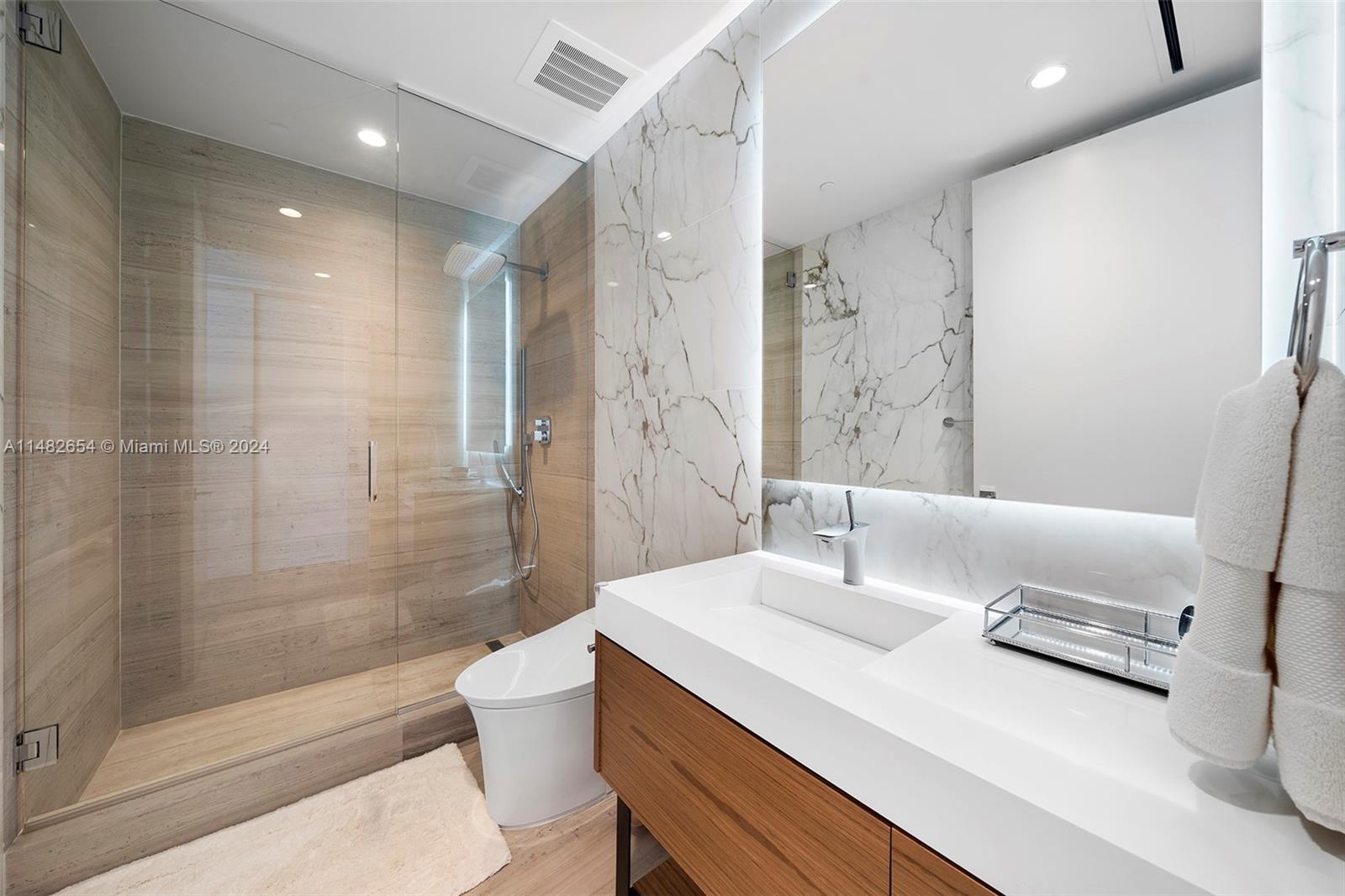 5775 Collins Ave, Miami Beach, FL, 33140 United States, 4 Bedrooms Bedrooms, ,5 BathroomsBathrooms,Residential,For Sale,Collins Ave,A11482654