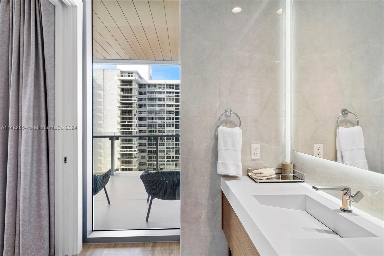 5775 Collins Ave, Miami Beach, FL, 33140 United States, 4 Bedrooms Bedrooms, ,5 BathroomsBathrooms,Residential,For Sale,Collins Ave,A11482654