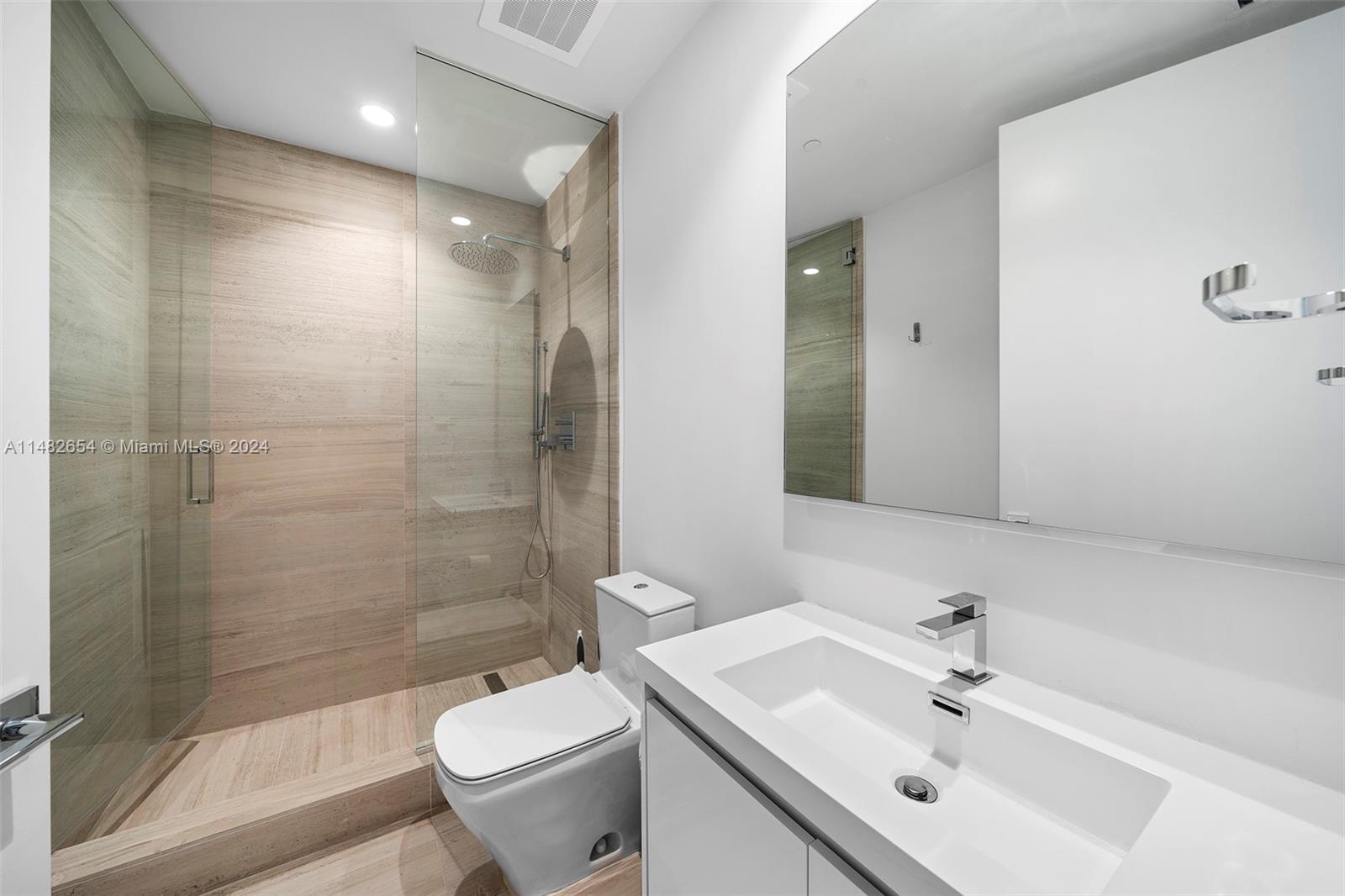 5775 Collins Ave, Miami Beach, FL, 33140 United States, 4 Bedrooms Bedrooms, ,5 BathroomsBathrooms,Residential,For Sale,Collins Ave,A11482654