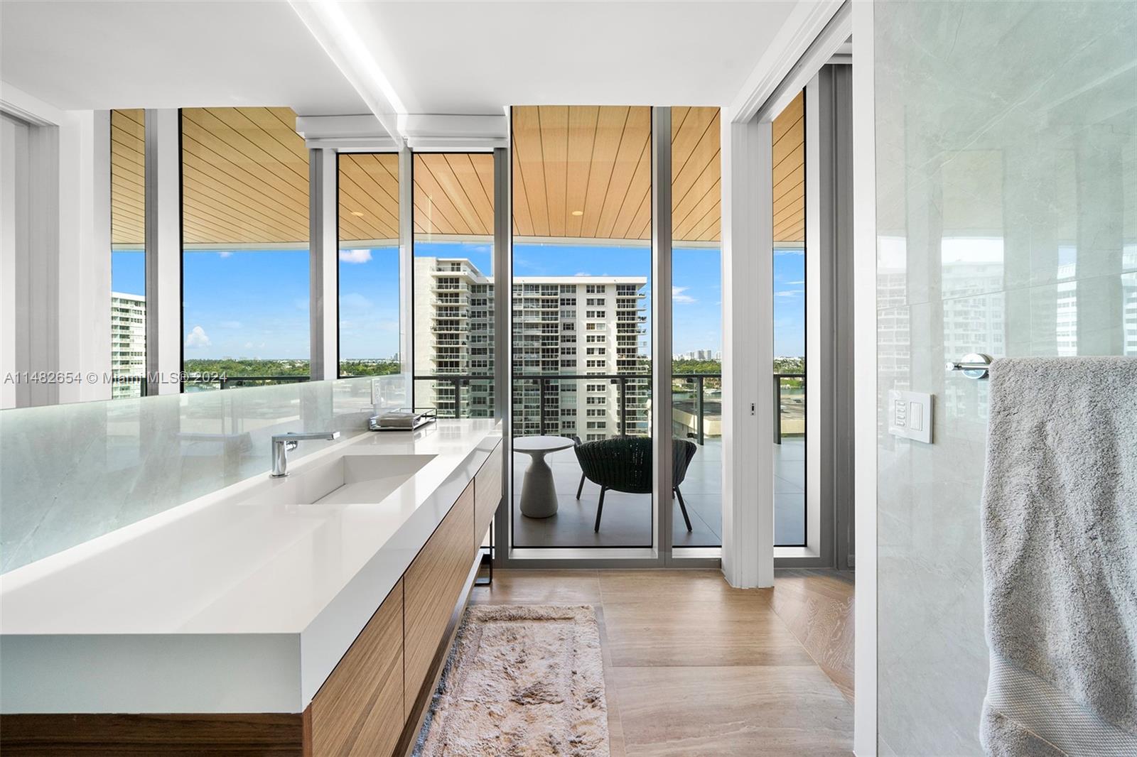 5775 Collins Ave, Miami Beach, FL, 33140 United States, 4 Bedrooms Bedrooms, ,5 BathroomsBathrooms,Residential,For Sale,Collins Ave,A11482654