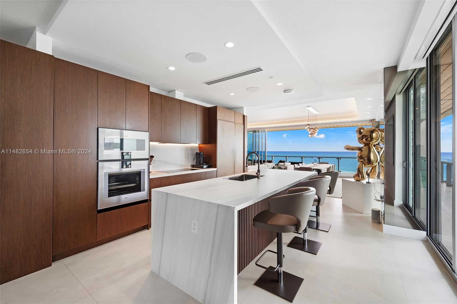 5775 Collins Ave, Miami Beach, FL, 33140 United States, 4 Bedrooms Bedrooms, ,5 BathroomsBathrooms,Residential,For Sale,Collins Ave,A11482654