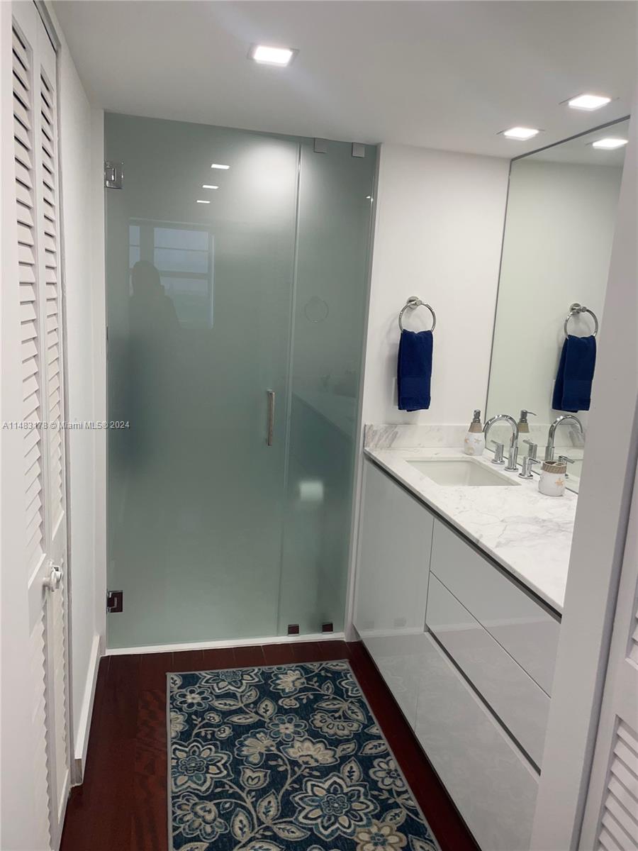 5701 Collins Ave 805, Miami Beach, Florida 33140, 1 Bedroom Bedrooms, ,2 BathroomsBathrooms,Residentiallease,For Rent,5701 Collins Ave 805,A11483178