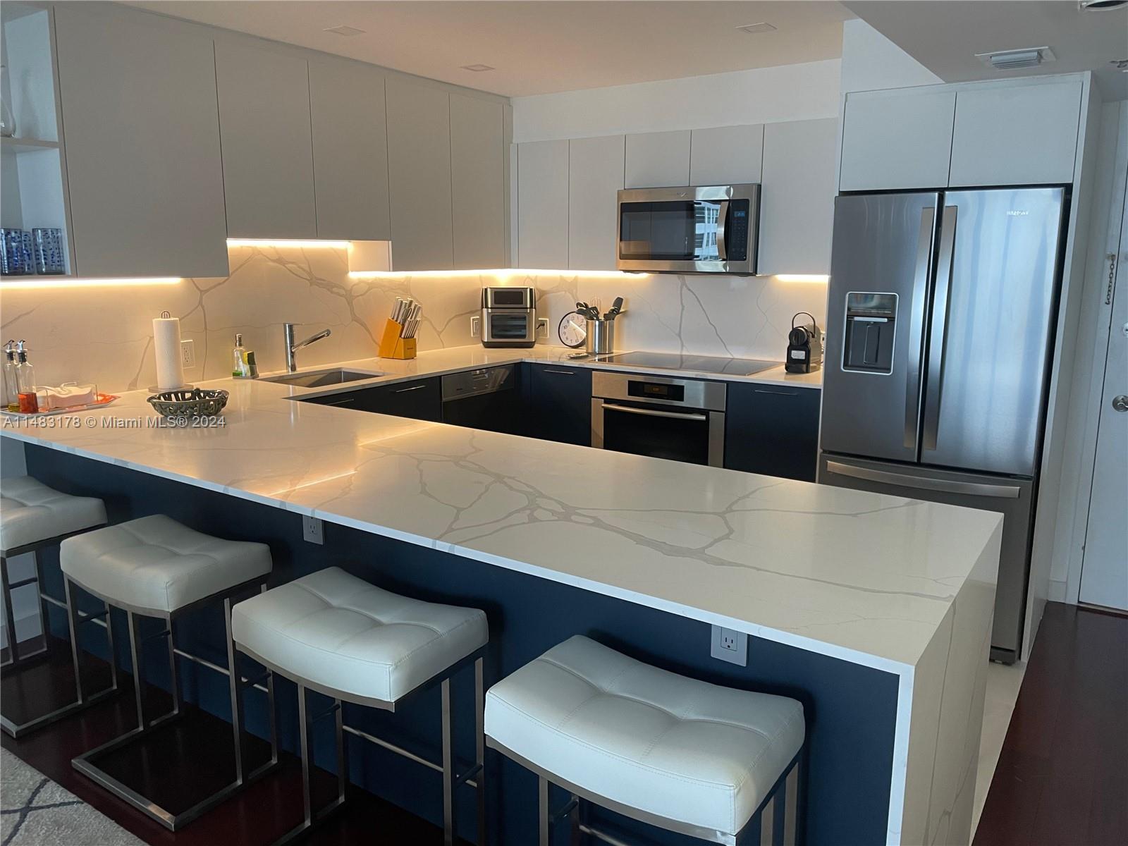 5701 Collins Ave 805, Miami Beach, Florida 33140, 1 Bedroom Bedrooms, ,2 BathroomsBathrooms,Residentiallease,For Rent,5701 Collins Ave 805,A11483178