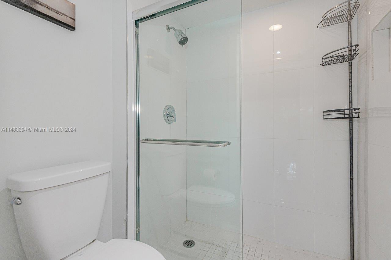 2301 Collins Ave 316, Miami Beach, Florida 33139, 1 Bedroom Bedrooms, ,1 BathroomBathrooms,Residentiallease,For Rent,2301 Collins Ave 316,A11483304