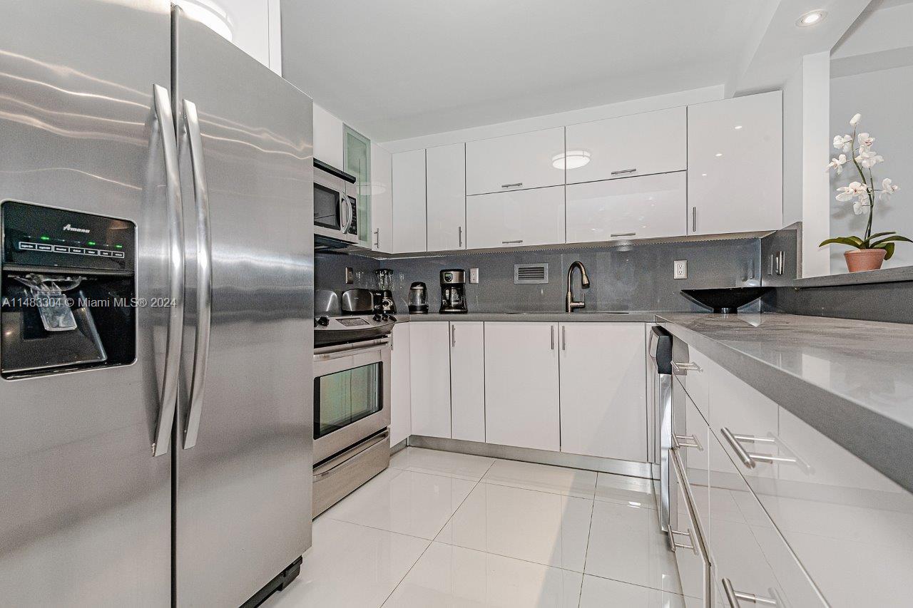 2301 Collins Ave 316, Miami Beach, Florida 33139, 1 Bedroom Bedrooms, ,1 BathroomBathrooms,Residentiallease,For Rent,2301 Collins Ave 316,A11483304