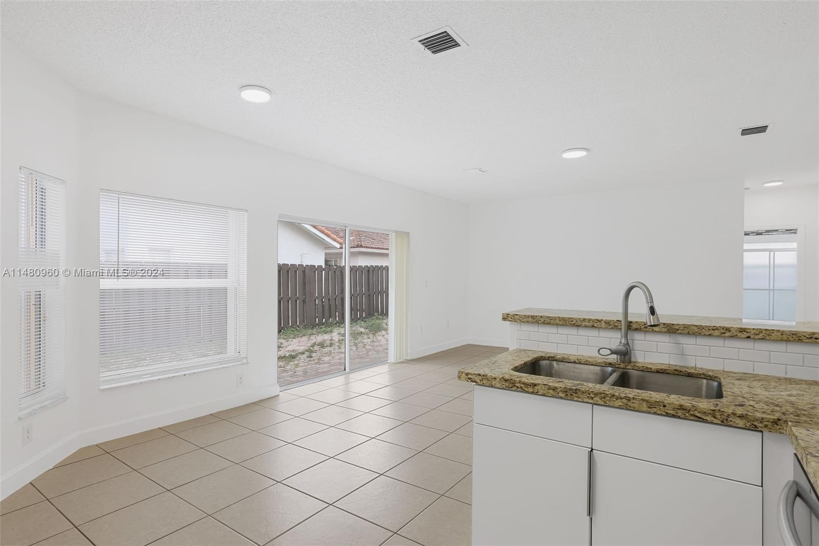 11300 NW 58th Ter, Doral, FL 33178, 5 Bedrooms Bedrooms, ,3 BathroomsBathrooms,Residential,For Sale,58th Ter,A11480960