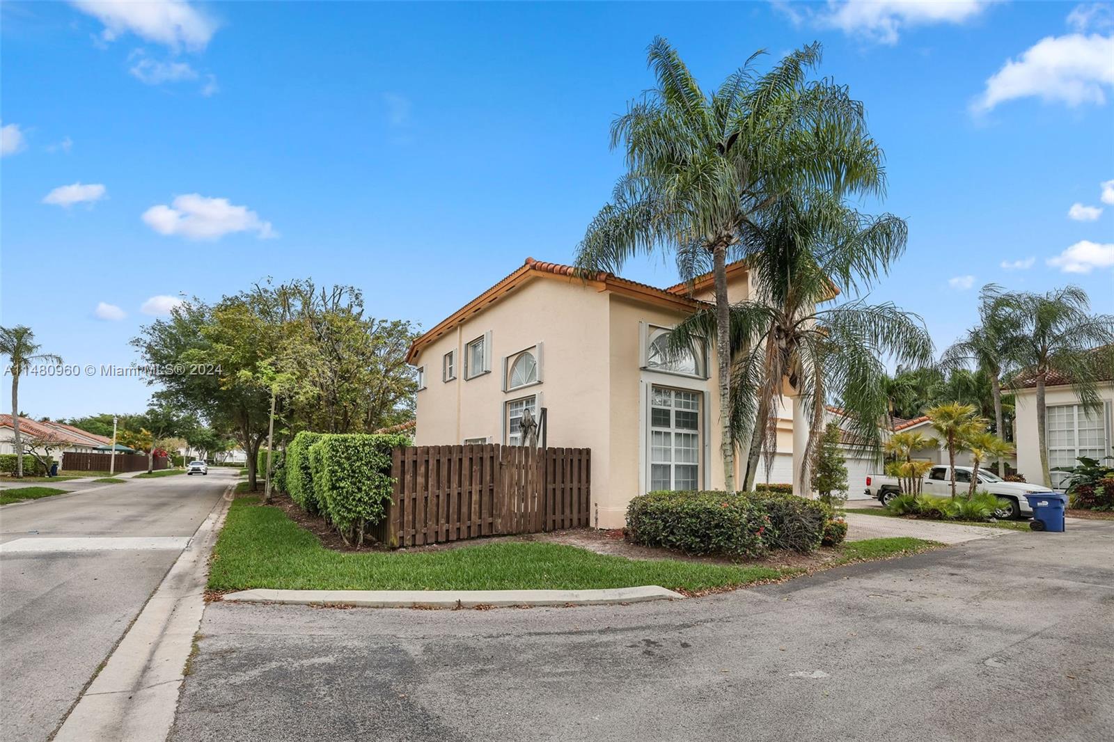 11300 NW 58th Ter, Doral, FL 33178, 5 Bedrooms Bedrooms, ,3 BathroomsBathrooms,Residential,For Sale,58th Ter,A11480960