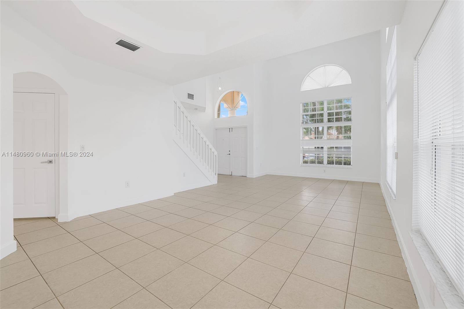 11300 NW 58th Ter, Doral, FL 33178, 5 Bedrooms Bedrooms, ,3 BathroomsBathrooms,Residential,For Sale,58th Ter,A11480960