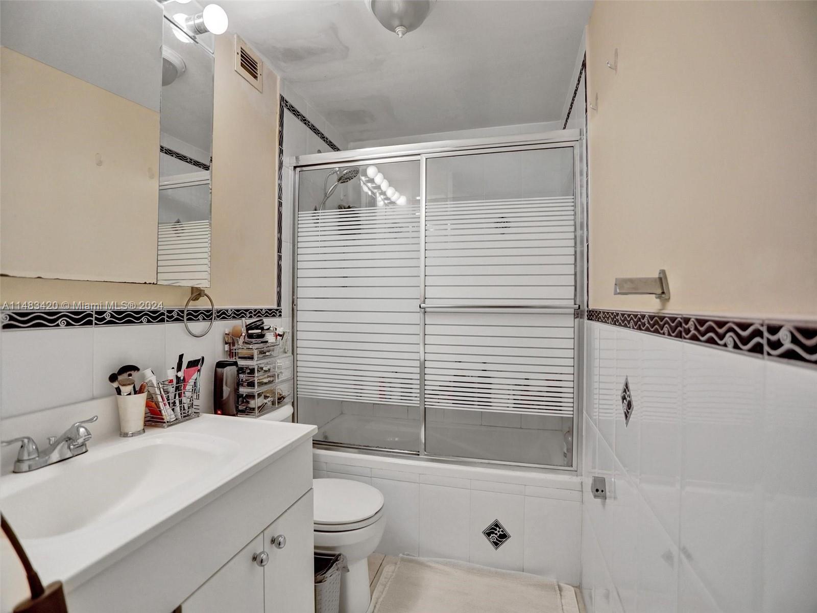 400 Kings Point Dr, Sunny Isles Beach, FL, 33160 United States, 2 Bedrooms Bedrooms, ,2 BathroomsBathrooms,Residential,For Sale,Kings Point Dr,A11483420